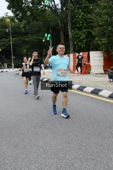 Runner Photo 4300254