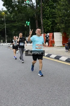 Runner Photo 4300257