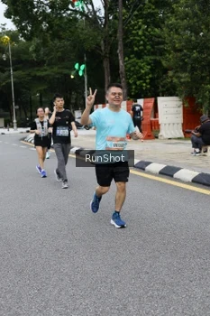 Runner Photo 4300258