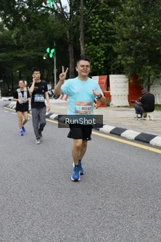 Runner Photo 4300261