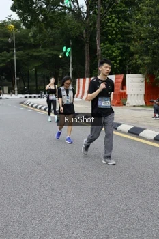 Runner Photo 4300271