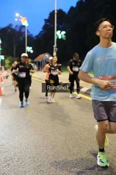 Runner Photo 4300273