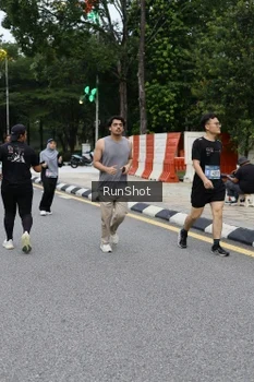 Runner Photo 4300275