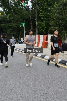Runner Photo 4300276