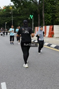 Runner Photo 4300294