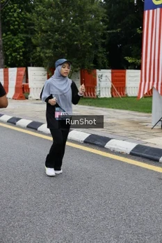 Runner Photo 4300301