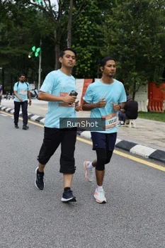 Runner Photo 4300303