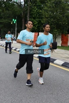 Runner Photo 4300304