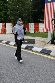 Runner Photo 4300311