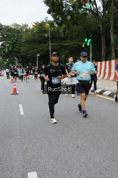 Runner Photo 4300313