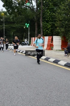Runner Photo 4300315