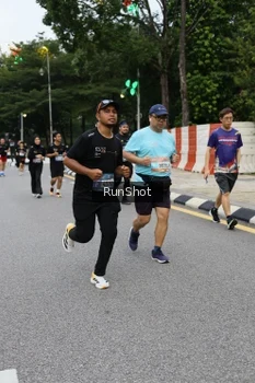 Runner Photo 4300316