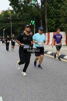 Runner Photo 4300317