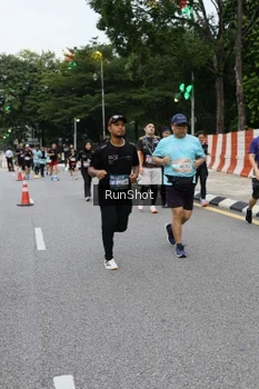 Runner Photo 4300319