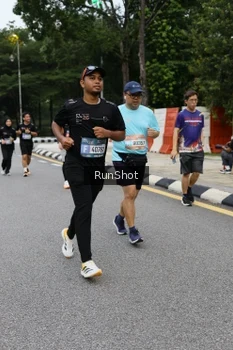 Runner Photo 4300322