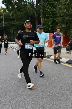 Runner Photo 4300323