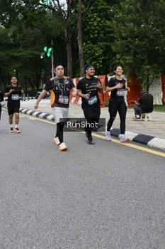 Runner Photo 4300329