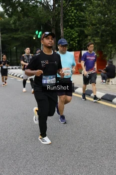 Runner Photo 4300333
