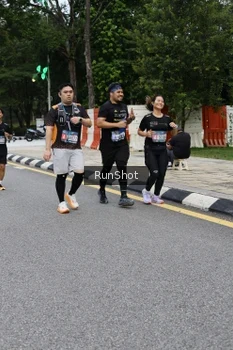 Runner Photo 4300334