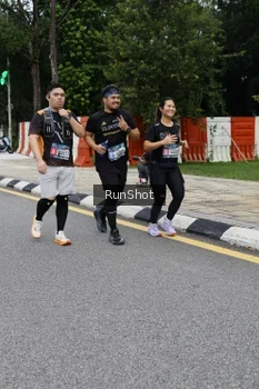 Runner Photo 4300336