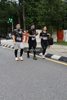 Runner Photo 4300337
