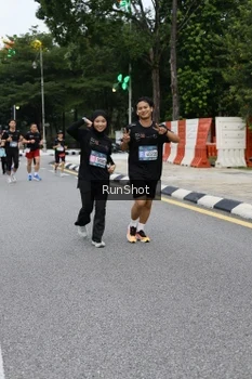 Runner Photo 4300345