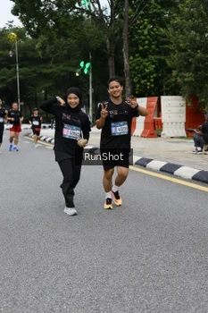 Runner Photo 4300349