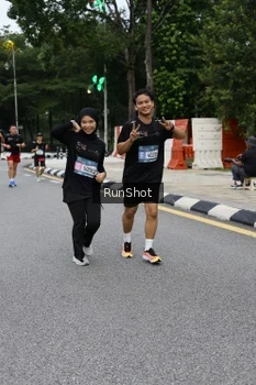 Runner Photo 4300352