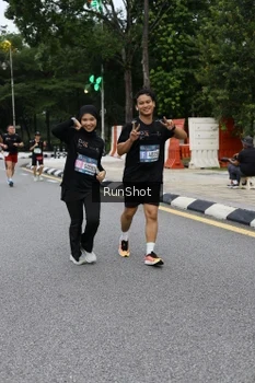 Runner Photo 4300356