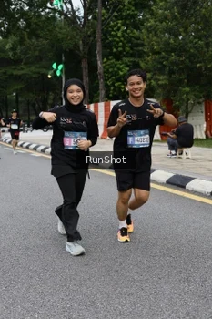 Runner Photo 4300357