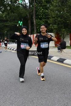 Runner Photo 4300359