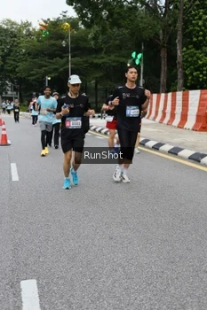 Runner Photo 4300369