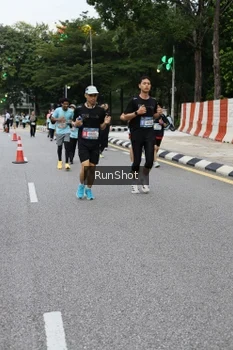 Runner Photo 4300372