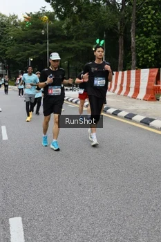 Runner Photo 4300373