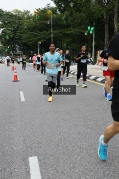 Runner Photo 4300375