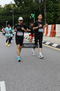 Runner Photo 4300377