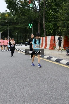 Runner Photo 4300385