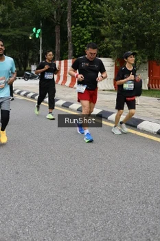 Runner Photo 4300386