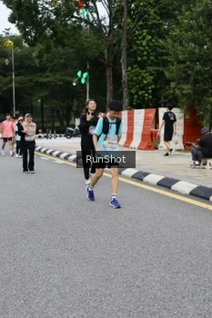 Runner Photo 4300387