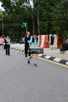 Runner Photo 4300389