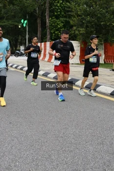 Runner Photo 4300390