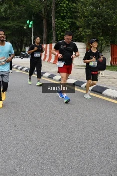 Runner Photo 4300391