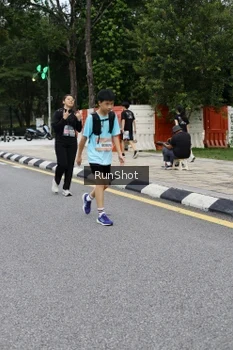 Runner Photo 4300397