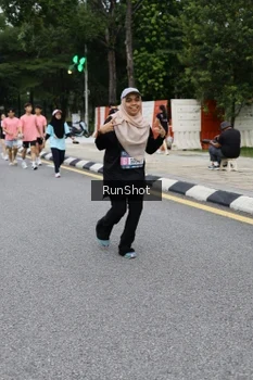 Runner Photo 4300403