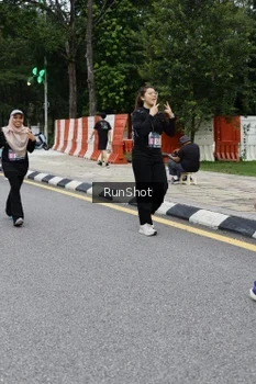 Runner Photo 4300405