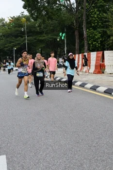 Runner Photo 4300421
