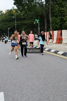 Runner Photo 4300423