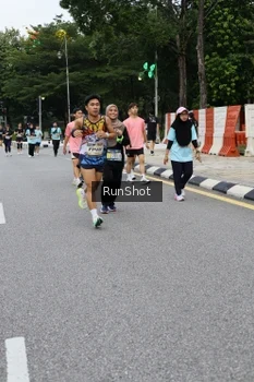 Runner Photo 4300424