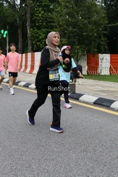 Runner Photo 4300431