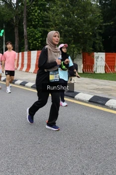 Runner Photo 4300432